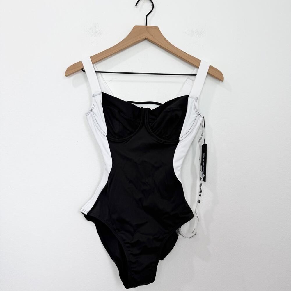 Ta3 Lifty One Piece Swimsuit in Black White Size XS Regular Long D/DD NWT